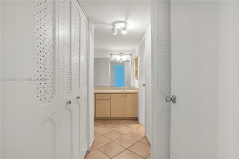 Copropriété à louer à Aventura, Floride: 2 chambres, 92.34 m2 № 2000149 - photo 7