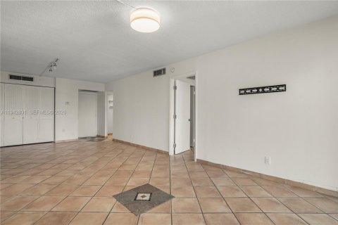 Copropriété à louer à Aventura, Floride: 2 chambres, 92.34 m2 № 2000149 - photo 3