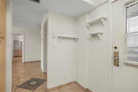 Copropriété à louer à Aventura, Floride: 2 chambres, 92.34 m2 № 2000149 - photo 8