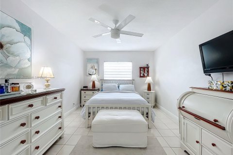 Condo in Pompano Beach, Florida, 2 bedrooms № 1962052 - photo 15