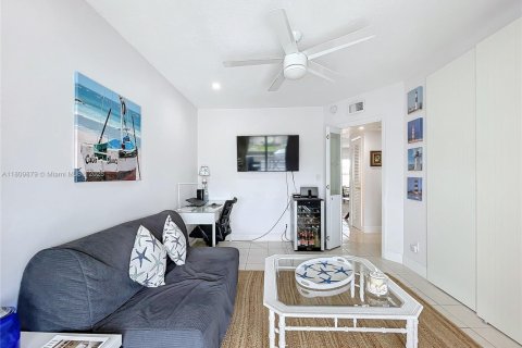 Condo in Pompano Beach, Florida, 2 bedrooms № 1962052 - photo 21