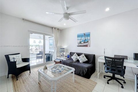 Condo in Pompano Beach, Florida, 2 bedrooms № 1962052 - photo 22