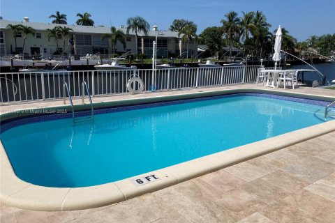 Condo in Pompano Beach, Florida, 2 bedrooms № 1962052 - photo 30