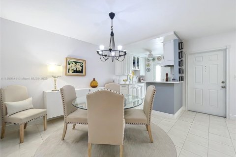 Condo in Pompano Beach, Florida, 2 bedrooms № 1962052 - photo 8