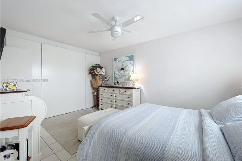 Condo in Pompano Beach, Florida, 2 bedrooms № 1962052 - photo 19