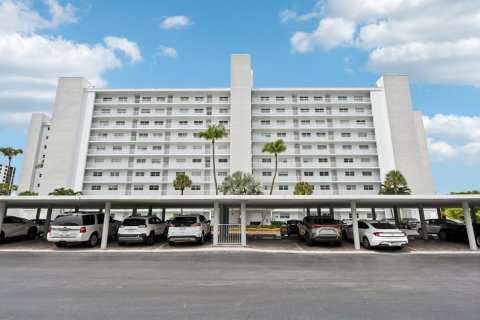 Купить кондоминиум в Хайленд-Бич, Флорида 5 комнат, 130.06м2, № 2085236 - фото 3