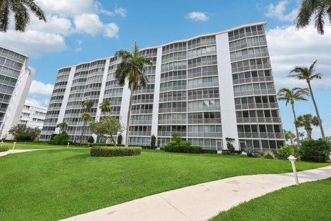 Купить кондоминиум в Хайленд-Бич, Флорида 5 комнат, 130.06м2, № 2085236 - фото 30