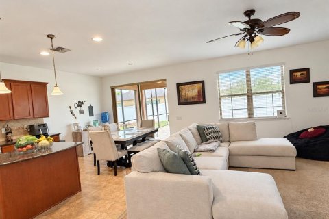 Villa ou maison à louer à Brooksville, Floride: 3 chambres, 157.93 m2 № 2415250 - photo 8