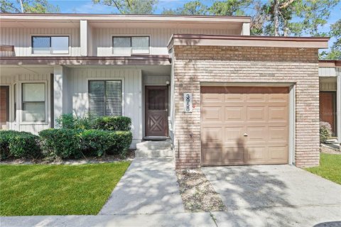 House in Gainesville, Florida 2 bedrooms, 147.53 sq.m. № 1784992 - photo 1