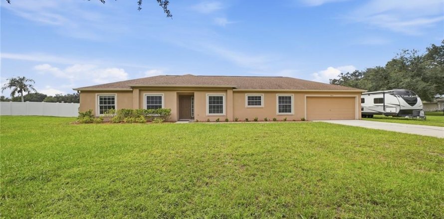Villa ou maison à Dover, Floride 3 chambres, 175.12 m2 № 2391415