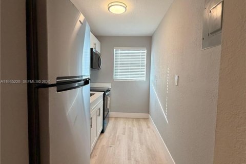 Apartment in Miami, Florida 2 bedrooms, 65.03 sq.m. № 2052993 - photo 3