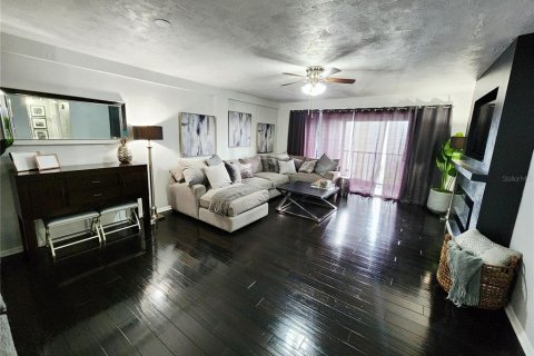 Condominio en venta en Saint Petersburg, Florida, 2 dormitorios, 97.55 m2 № 2198550 - foto 2