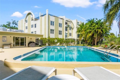 Condominio en venta en Saint Petersburg, Florida, 2 dormitorios, 97.55 m2 № 2198550 - foto 19