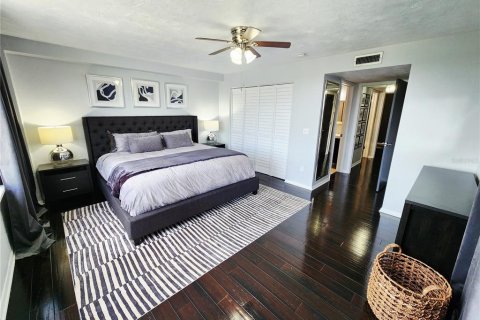 Condominio en venta en Saint Petersburg, Florida, 2 dormitorios, 97.55 m2 № 2198550 - foto 11