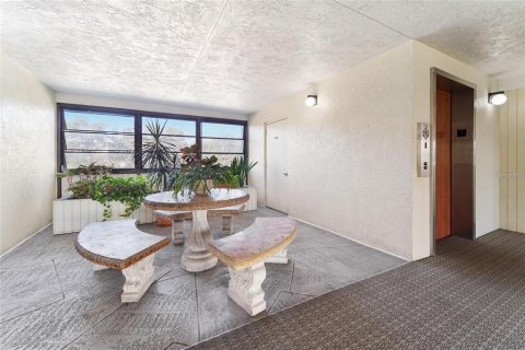 Condominio en venta en Saint Petersburg, Florida, 2 dormitorios, 97.55 m2 № 2198550 - foto 22