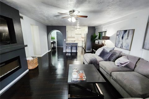 Condominio en venta en Saint Petersburg, Florida, 2 dormitorios, 97.55 m2 № 2198550 - foto 8