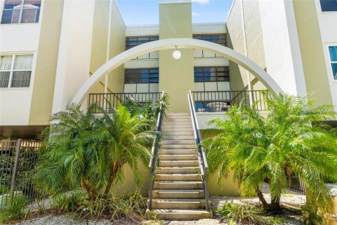 Condominio en venta en Saint Petersburg, Florida, 2 dormitorios, 97.55 m2 № 2198550 - foto 23