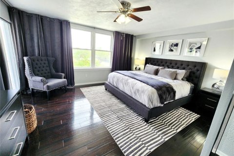 Condominio en venta en Saint Petersburg, Florida, 2 dormitorios, 97.55 m2 № 2198550 - foto 10