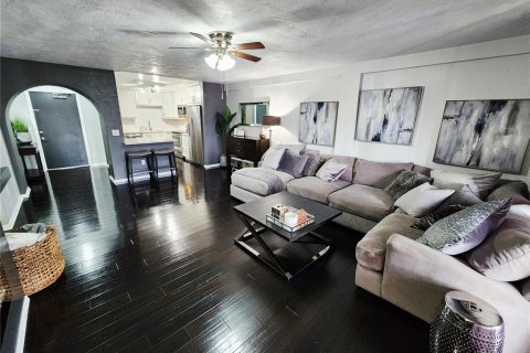 Condominio en venta en Saint Petersburg, Florida, 2 dormitorios, 97.55 m2 № 2198550 - foto 6