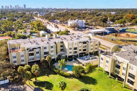 Condominio en venta en Saint Petersburg, Florida, 2 dormitorios, 97.55 m2 № 2198550 - foto 25