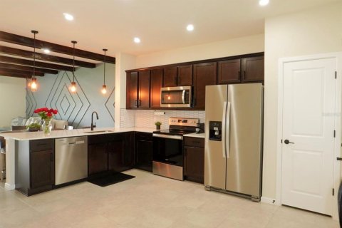 Adosado en venta en Davenport, Florida, 3 dormitorios, 161.28 m2 № 2295211 - foto 3