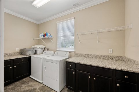House in Lutz, Florida 4 bedrooms, 292.55 sq.m. № 1795303 - photo 29