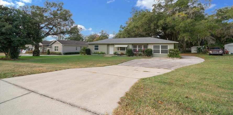 House in Ocala, Florida 3 bedrooms, 124.49 sq.m. № 2395910