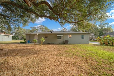 House in Ocala, Florida 3 bedrooms, 124.49 sq.m. № 2395910 - photo 11