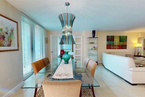 Copropriété à louer à Hallandale Beach, Floride: 2 chambres, 126.16 m2 № 1962637 - photo 16