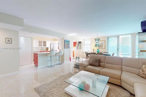 Copropriété à louer à Hallandale Beach, Floride: 2 chambres, 126.16 m2 № 1962637 - photo 30