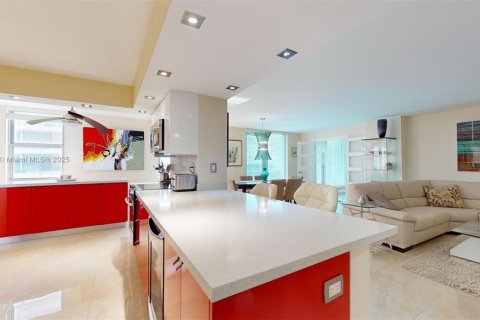 Copropriété à louer à Hallandale Beach, Floride: 2 chambres, 126.16 m2 № 1962637 - photo 4