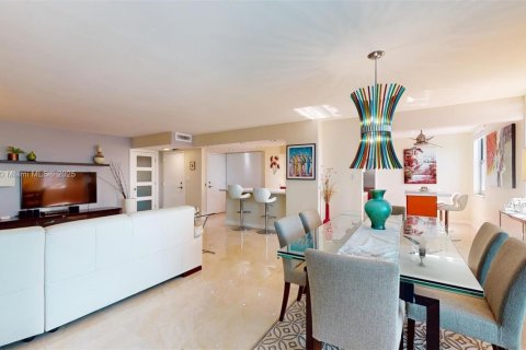 Copropriété à louer à Hallandale Beach, Floride: 2 chambres, 126.16 m2 № 1962637 - photo 22