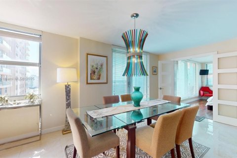 Copropriété à louer à Hallandale Beach, Floride: 2 chambres, 126.16 m2 № 1962637 - photo 18