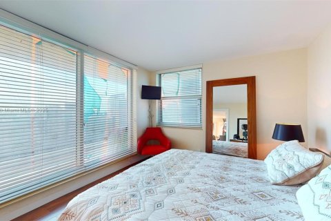 Copropriété à louer à Hallandale Beach, Floride: 2 chambres, 126.16 m2 № 1962637 - photo 24