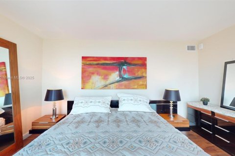 Copropriété à louer à Hallandale Beach, Floride: 2 chambres, 126.16 m2 № 1962637 - photo 25