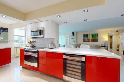 Copropriété à louer à Hallandale Beach, Floride: 2 chambres, 126.16 m2 № 1962637 - photo 7