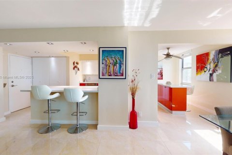 Copropriété à louer à Hallandale Beach, Floride: 2 chambres, 126.16 m2 № 1962637 - photo 19