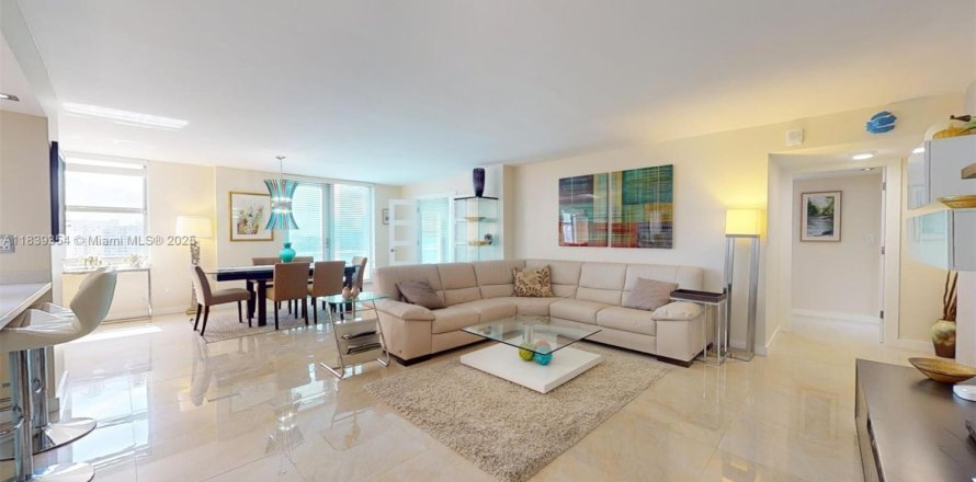 Condo à Hallandale Beach, Floride, 2 chambres  № 1962637