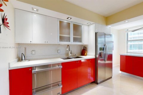 Copropriété à louer à Hallandale Beach, Floride: 2 chambres, 126.16 m2 № 1962637 - photo 5