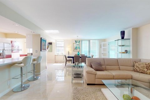 Copropriété à louer à Hallandale Beach, Floride: 2 chambres, 126.16 m2 № 1962637 - photo 29