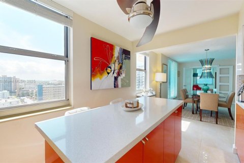 Copropriété à louer à Hallandale Beach, Floride: 2 chambres, 126.16 m2 № 1962637 - photo 12