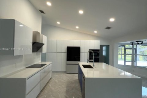 House in Southwest Ranches, Florida 5 bedrooms, 199.74 sq.m. № 1862802 - photo 22