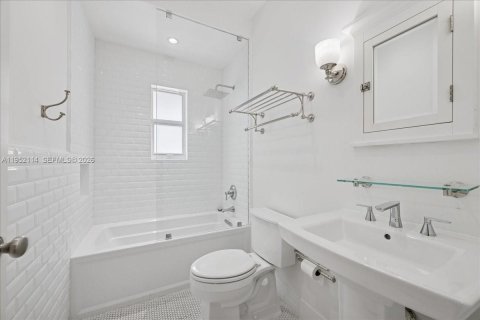 Снять в аренду виллу или дом в Майами, Флорида 4 спальни, 170.85м2, № 2006468 - фото 17