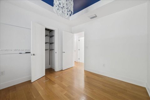 Снять в аренду виллу или дом в Майами, Флорида 4 спальни, 170.85м2, № 2006468 - фото 22