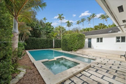 Снять в аренду виллу или дом в Майами, Флорида 4 спальни, 170.85м2, № 2006468 - фото 2