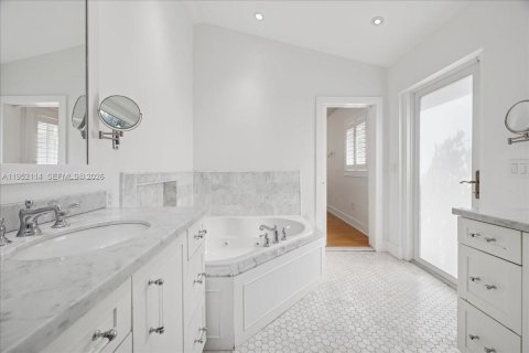 Снять в аренду виллу или дом в Майами, Флорида 4 спальни, 170.85м2, № 2006468 - фото 11