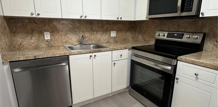 Condo à Pembroke Pines, Floride, 2 chambres № 1788365
