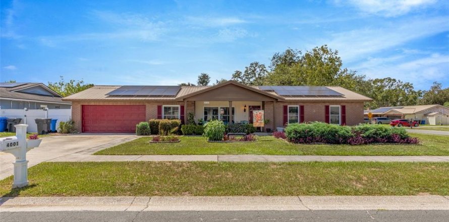 House in Valrico, Florida 3 bedrooms, 172.24 sq.m. № 2321363