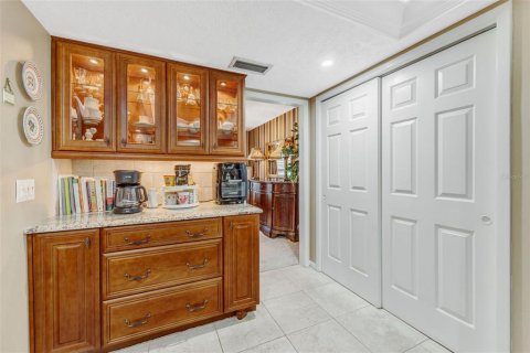 House in Valrico, Florida 3 bedrooms, 172.24 sq.m. № 2321363 - photo 4