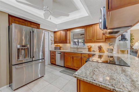 House in Valrico, Florida 3 bedrooms, 172.24 sq.m. № 2321363 - photo 5
